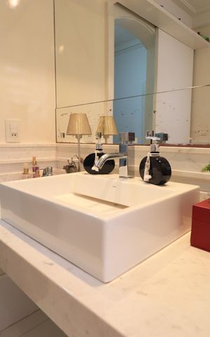 Apartamento à venda com 288m², 4 quartos e 5 vagasBanheiro Social