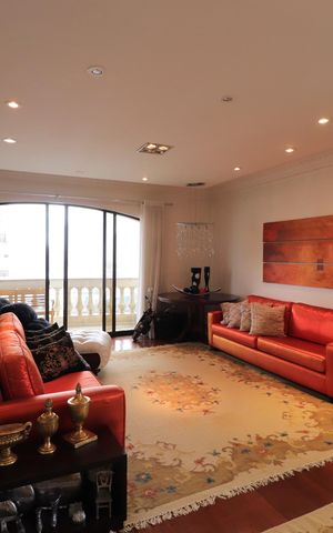 Apartamento à venda com 288m², 4 quartos e 5 vagasSala