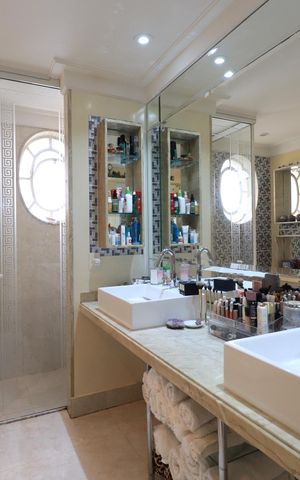 Apartamento à venda com 288m², 4 quartos e 5 vagasBanheiro da Suíte 2