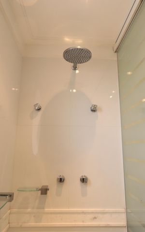 Apartamento à venda com 288m², 4 quartos e 5 vagasBanheiro Social