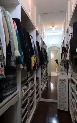 Apartamento à venda com 288m², 4 quartos e 5 vagasCloset da suíte 2