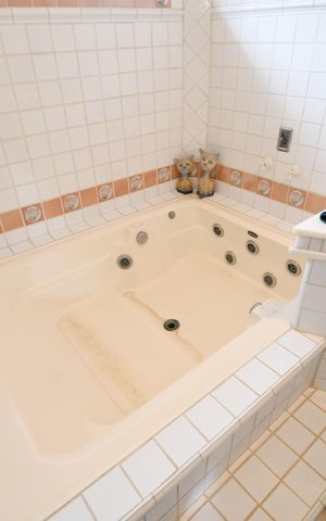 Casa à venda com 360m², 4 quartos e 3 vagasBanheiro Suíte