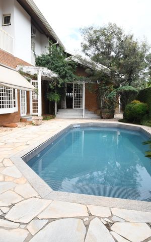 Casa à venda com 360m², 4 quartos e 3 vagasPiscina