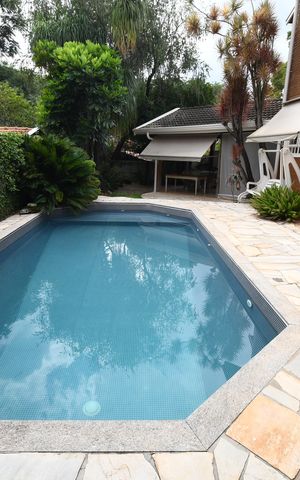 Casa à venda com 360m², 4 quartos e 3 vagasPiscina
