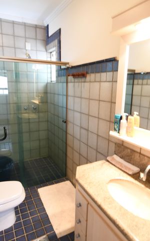 Casa à venda com 360m², 4 quartos e 3 vagasBanheiro Social