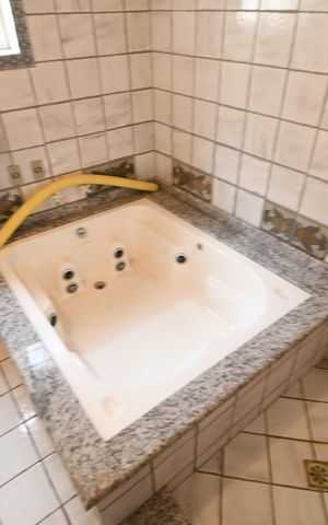 Casa à venda com 360m², 4 quartos e 3 vagasBanheiro