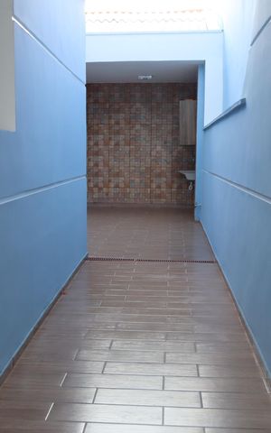 Casa para alugar com 180m², 2 quartos e 4 vagasCorredor externo