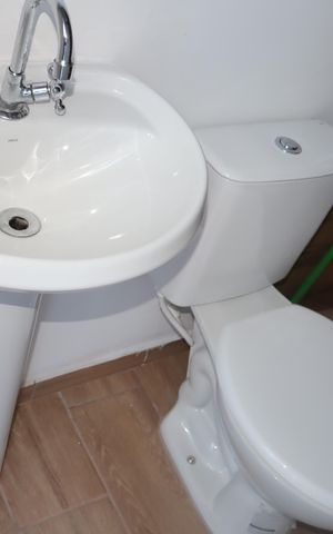 Casa para alugar com 180m², 2 quartos e 4 vagasBanheiro de serviço