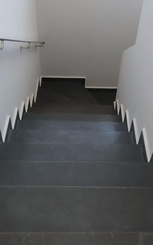 Casa para alugar com 180m², 2 quartos e 4 vagasEscada - sobrado