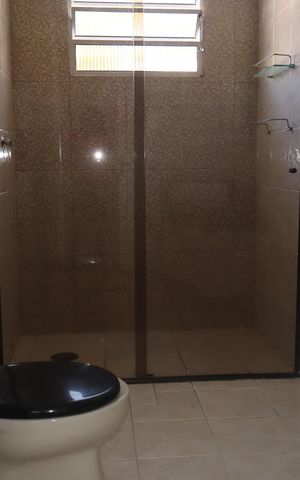 Casa para alugar com 180m², 2 quartos e 4 vagasBanheiro da suíte