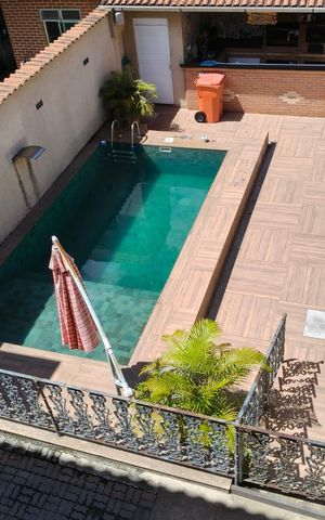 Casa de condomínio à venda com 360m², 4 quartos e 3 vagas