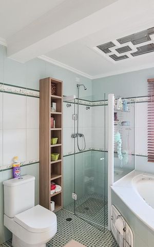 Casa à venda com 325m², 4 quartos e 3 vagas Casa à venda com 325m², 4 quartos e 3 vagasBanheiro da Suíte 1