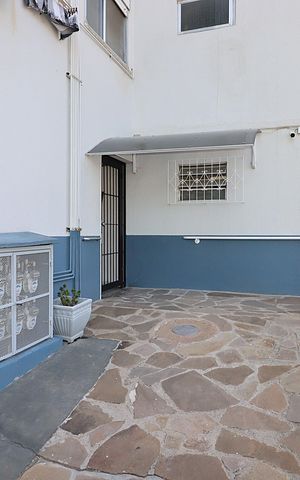 Apartamento à venda com 66m², 2 quartos e 1 vagaÁrea comum - Entrada do estacionamento