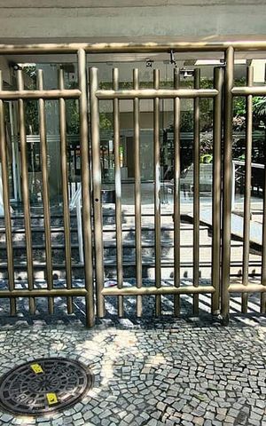 Apartamento para alugar com 120m², 3 quartos e 1 vaga Apartamento para alugar com 120m², 3 quartos e 1 vagaFachada