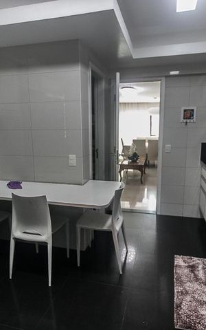 Apartamento para alugar com 226m², 3 quartos e 3 vagas Apartamento para alugar com 226m², 3 quartos e 3 vagasCozinha