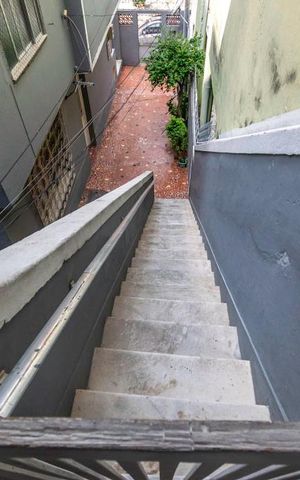 Apartamento à venda com 92m², 3 quartos e sem vaga Apartamento à venda com 92m², 3 quartos e sem vagaÁrea comum - Escada de acesso
