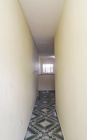 Casa à venda com 75m², 1 quarto e sem vagaCorredor