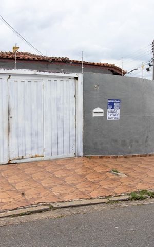 Casa à venda com 283m², 3 quartos e 1 vagaFachada