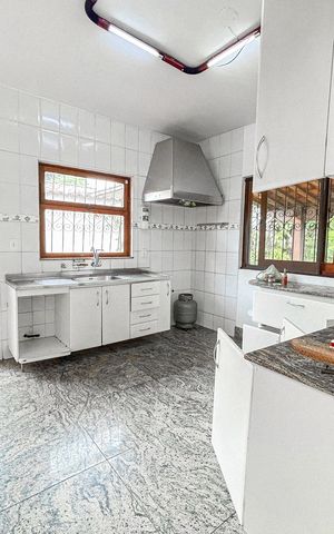 Casa de condomínio à venda com 750m², 3 quartos e 4 vagas