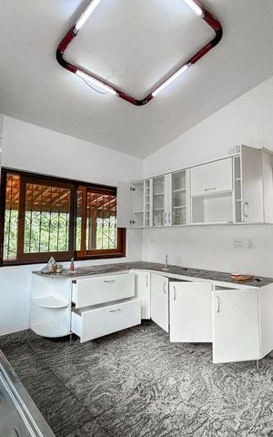 Casa de condomínio à venda com 750m², 3 quartos e 4 vagas