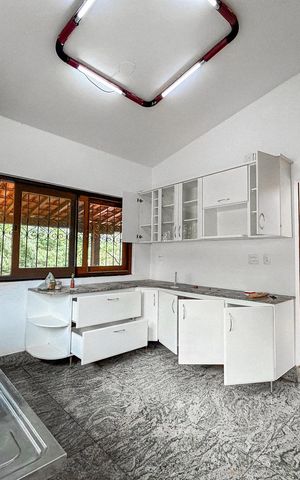 Casa de condomínio à venda com 750m², 3 quartos e 4 vagas