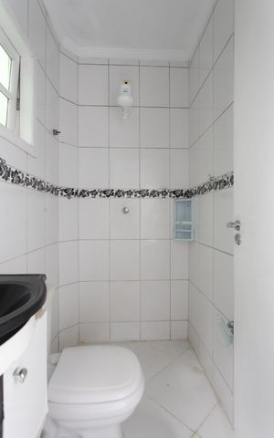Casa à venda com 175m², 3 quartos e 4 vagas Casa à venda com 175m², 3 quartos e 4 vagasBanheiro 2