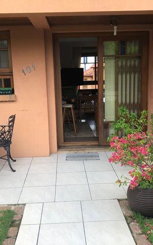 Casa de condomínio à venda com 188m², 3 quartos e 2 vagas