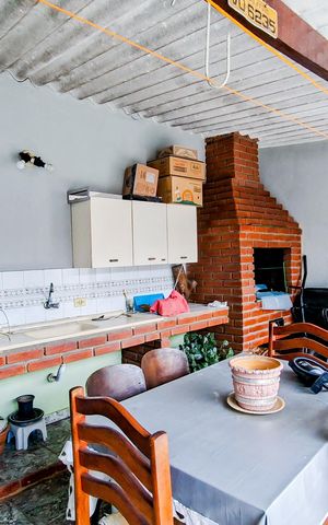 Casa à venda com 208m², 4 quartos e 4 vagasÁrea gourmet