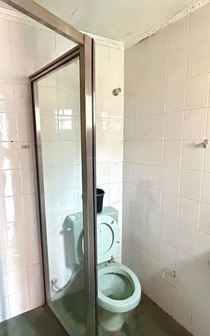 Casa à venda com 372m², 8 quartos e 5 vagas Casa à venda com 372m², 8 quartos e 5 vagasBanheiro 3