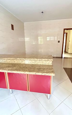 Casa à venda com 372m², 8 quartos e 5 vagas Casa à venda com 372m², 8 quartos e 5 vagasCozinha