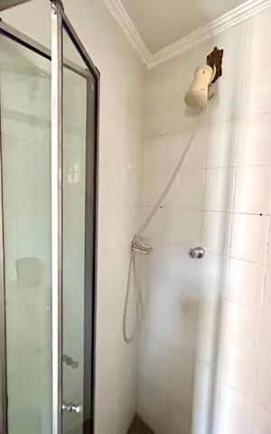 Casa à venda com 372m², 8 quartos e 5 vagas Casa à venda com 372m², 8 quartos e 5 vagasBanheiro 3