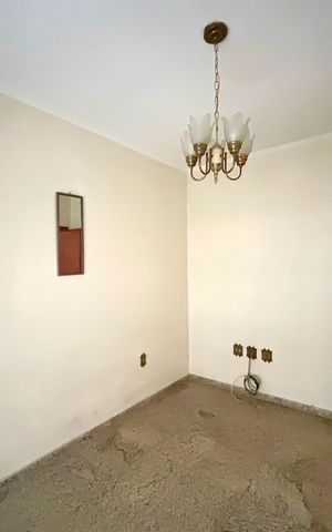 Casa à venda com 372m², 8 quartos e 5 vagas Casa à venda com 372m², 8 quartos e 5 vagasQuarto 2