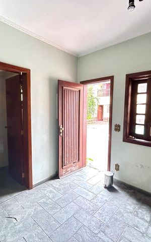 Casa à venda com 372m², 8 quartos e 5 vagas Casa à venda com 372m², 8 quartos e 5 vagasQuarto 3