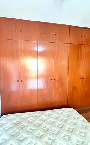 Casa à venda com 372m², 8 quartos e 5 vagas Casa à venda com 372m², 8 quartos e 5 vagasQuarto 8