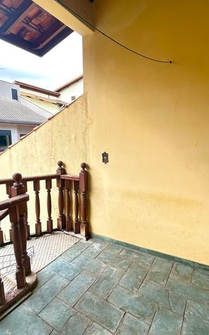 Casa à venda com 372m², 8 quartos e 5 vagas Casa à venda com 372m², 8 quartos e 5 vagasÁrea de Serviço
