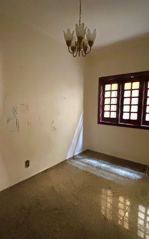 Casa à venda com 372m², 8 quartos e 5 vagas Casa à venda com 372m², 8 quartos e 5 vagasQuarto 1