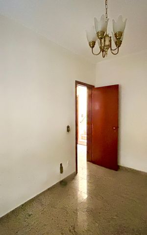 Casa à venda com 372m², 8 quartos e 5 vagas Casa à venda com 372m², 8 quartos e 5 vagasQuarto 1