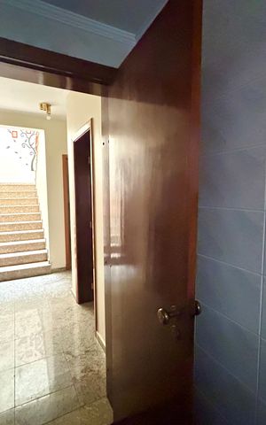 Casa à venda com 372m², 8 quartos e 5 vagas Casa à venda com 372m², 8 quartos e 5 vagasBanheiro 4