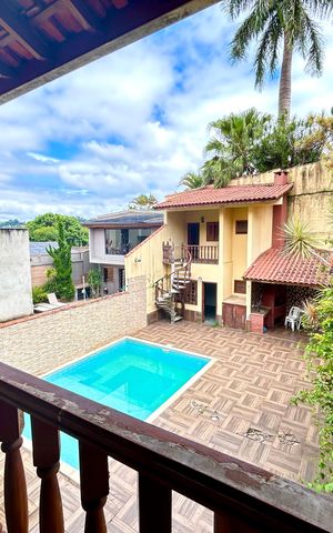 Casa à venda com 372m², 8 quartos e 5 vagas Casa à venda com 372m², 8 quartos e 5 vagasVaranda da Suíte