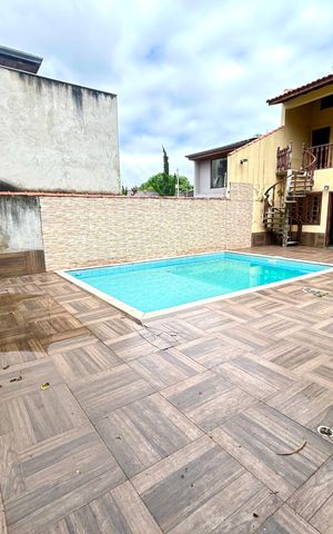 Casa à venda com 372m², 8 quartos e 5 vagas Casa à venda com 372m², 8 quartos e 5 vagasPiscina