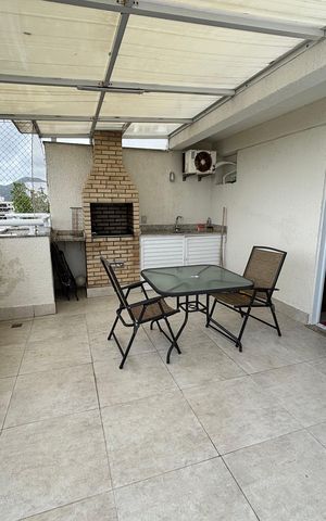Apartamento à venda com 2m², 3 quartos e 2 vagas Apartamento à venda com 2m², 3 quartos e 2 vagasCobertura