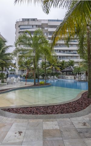 Apartamento à venda com 2m², 3 quartos e 2 vagas Apartamento à venda com 2m², 3 quartos e 2 vagasÁrea comum
