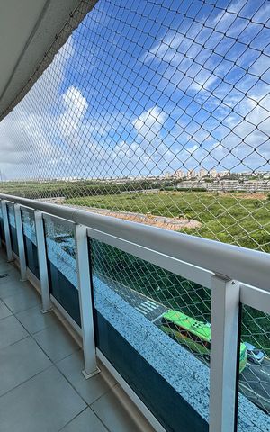 Apartamento à venda com 2m², 3 quartos e 2 vagas Apartamento à venda com 2m², 3 quartos e 2 vagasVaranda