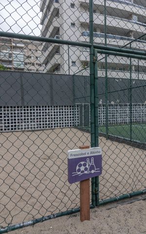 Apartamento à venda com 2m², 3 quartos e 2 vagas Apartamento à venda com 2m², 3 quartos e 2 vagasÁrea comum