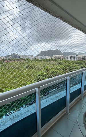 Apartamento à venda com 2m², 3 quartos e 2 vagas Apartamento à venda com 2m², 3 quartos e 2 vagasVaranda