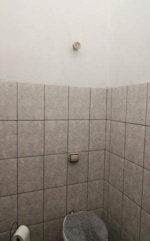 Casa à venda com 102m², 2 quartos e 1 vagaBanheiro