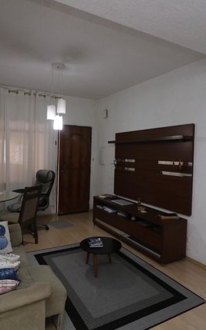 Casa à venda com 102m², 2 quartos e 1 vagaSala