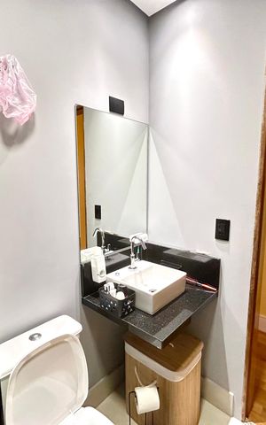 Casa à venda com 173m², 3 quartos e 2 vagasBanheiro 1
