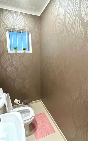 Casa à venda com 173m², 3 quartos e 2 vagasLavabo