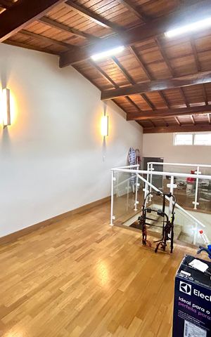 Casa à venda com 173m², 3 quartos e 2 vagasSótão 